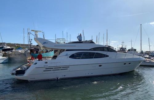 Tower Hill Apartamento | Italian Superyacht Bianca Lucida