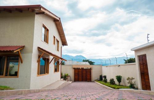 San Roque Casa | ItsaHome Vacations - Casa de Campo Atuntaqui