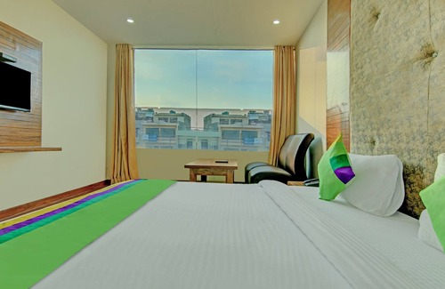 Zirakpur Hotel | Itsy By Treebo - Black Diamond