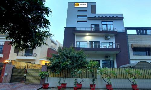 Noida Hotel | Itsy Hotels Golden Vista