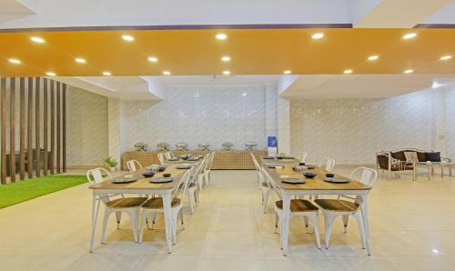Noida Hotel | Itsy Hotels Golden Vista