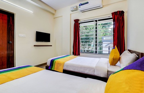 Kaloor Hotel | Itsy Hotels Rain Tulsi Stayz, Palarivattom Junction