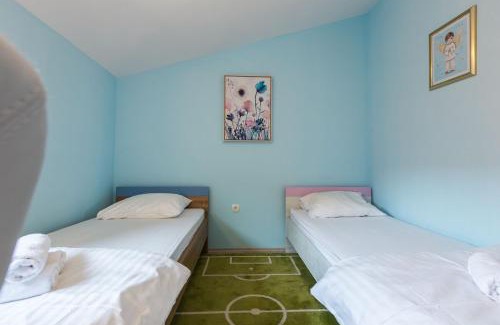 Zadar Apartamento | Ivan07 spacious 3BR apartment with terrace