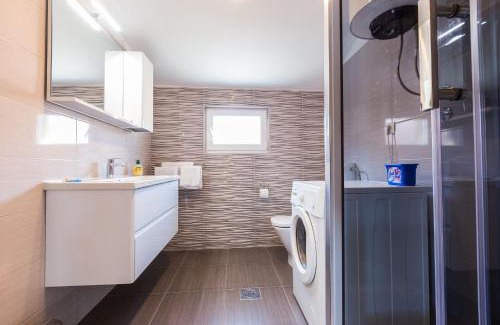 Zadar Apartamento | Ivan07 spacious 3BR apartment with terrace