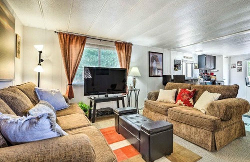 Ivins Casa | Ivins Retreat with Private Yard and Mtn Views!