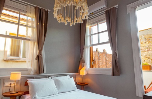 Ayvalik City Center Hotel | Ivy Ayvalik Coffee & Wine & Hotel
