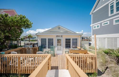 Long Beach Casa | Ivy Cottage by Oak Island Accommodations