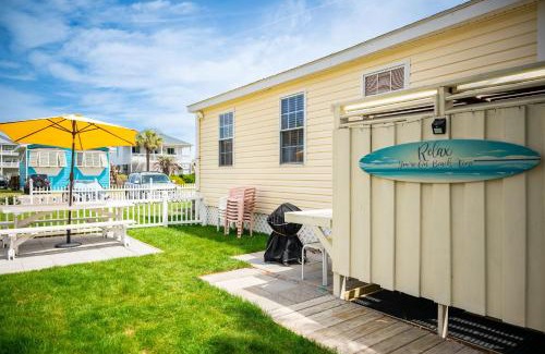 Long Beach Casa | Ivy Cottage by Oak Island Accommodations