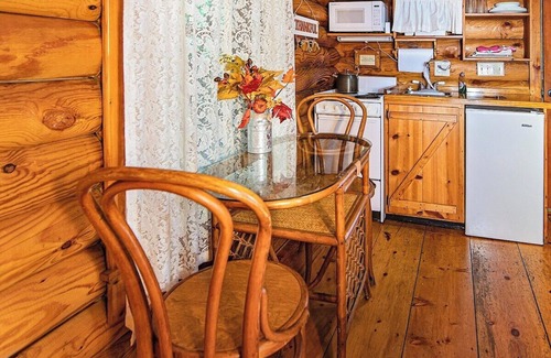 Benton Apartamento | Ivy Cottage | Cute Cottage Along The Ocoee River