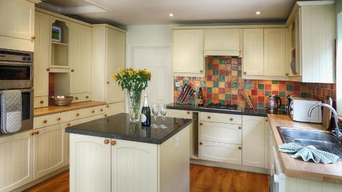 Bourton Casa | Ivy Cottage