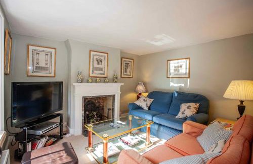 Pulborough Casa | IVY COTTAGE