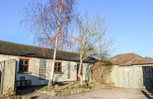 Caldwell Cabaña | IVY COTTAGE, pet friendly, with a garden in Eppleby