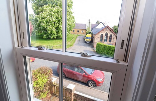 Thirsk Casa | IVY COTTAGE, pet friendly, with a garden in Carlton Husthwaite