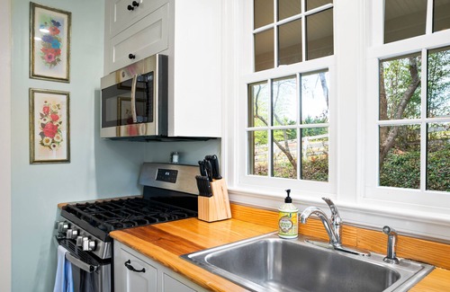 Batesville Cabaña | Ivy Cottages - Cornwall Cottage