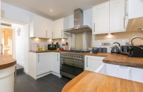 Lelant Casa | Ivy Mount-Cottage-Dog Friendly-Woodburners