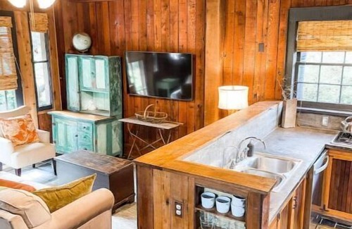 Batesville Cabina | Ivy Rose Cottage nestled b/t Cville & Vineyards