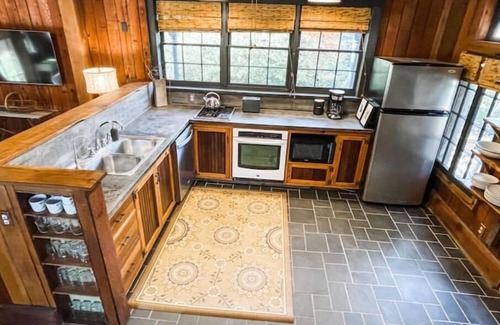 Batesville Cabina | Ivy Rose Cottage nestled b/t Cville & Vineyards