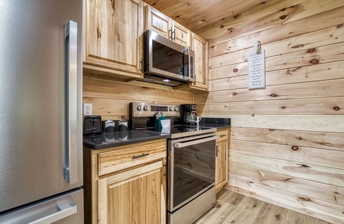 Cosby Cabaña | Ivy's Cottage, Pickleball Court, Creek, WIFI, Mountain Views, Starting at $79"