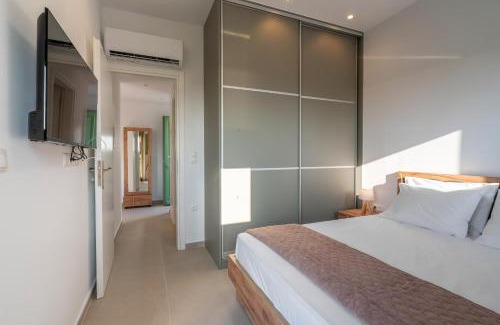 Aegina Town Casa | Ivy's Light