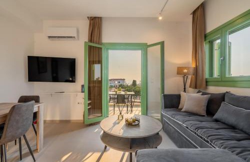 Aegina Town Casa | Ivy's Light