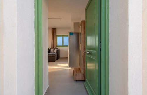 Aegina Town Casa | Ivy's Light