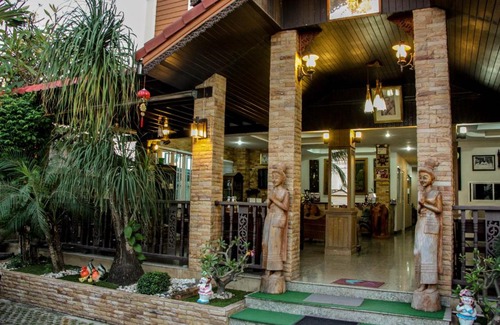 Hua Hin Hotel | Iyara Hua Hin Lodge