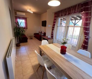 Balatonszarszo Apartamento | Izabella Vendégház