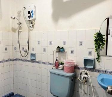 Tanjung Tanah Merah Apartamento | Izdisa Muslim Homestay For Muslim Groundfloor Pool view