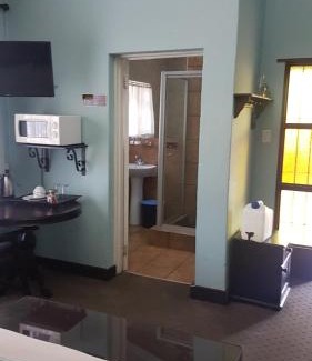 Ermelo Cabina | Izimbali Lodge and Restaurant