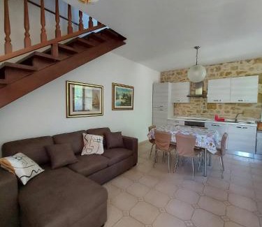 Serramazzoni Casa | IZZ1 Apartments - Loft Serramazzoni