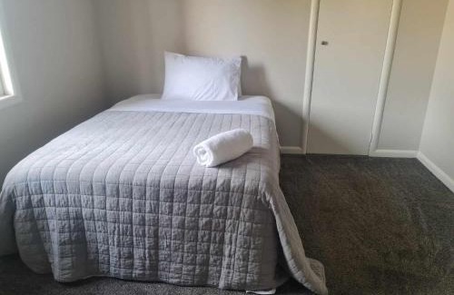 Hamilton North Casa | J&L Boarding Holiday House