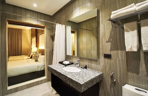 Mandurriao Hotel | J7 Plaza Hotel