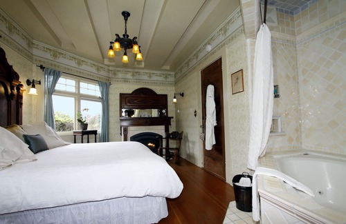 Monterey Cama Y Desayuno | Jabberwock Inn