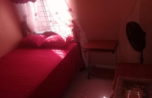 Spanish Town Apartamento | Jacaranda Cottage