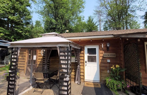 Petawawa Casa | Jack Pine Cabin at Pine Ridge Park