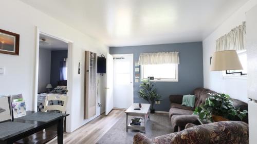 National Mine Cabina | Jack Pines