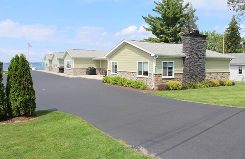 Prudenville Cabina | Jack's on the Bay, 2 Bedroom/1 Bath B