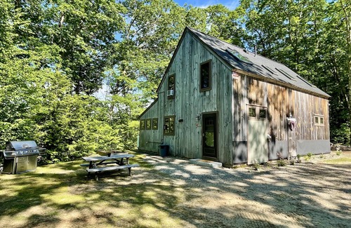 Alton Bay Casa | JACKS GETAWAY: UNIQUE POST & BEAM BARN IN ALTON BAY BY MT MAJOR ⛰& GUNSTOCK⛷