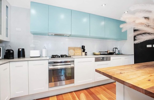 Redfern Apartamento | Jacks Stylish Central Retreat w Free Parking