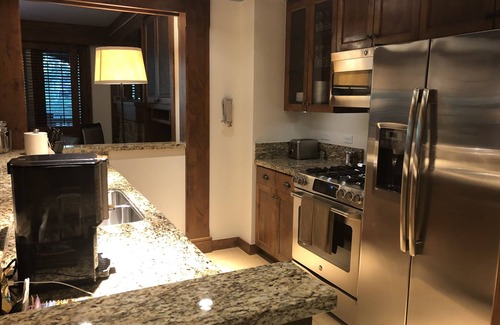 Teton Village Complejo | 28 de julio - 4 de agosto Dos habitaciones $ 9,500