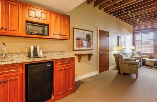 Pulaski Hotel | Jackson Park Inn, Ascend Hotel Collection