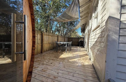 Riverside Casa | Jacksonville 2-BR Bungalow | Sauna & Dog-Friendly