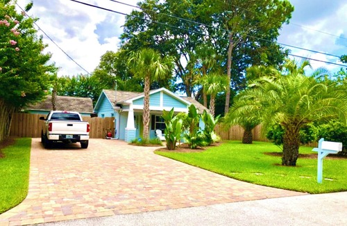 Arlington Casa | ¡El hermoso bungalow azul en el corazón de Jax!