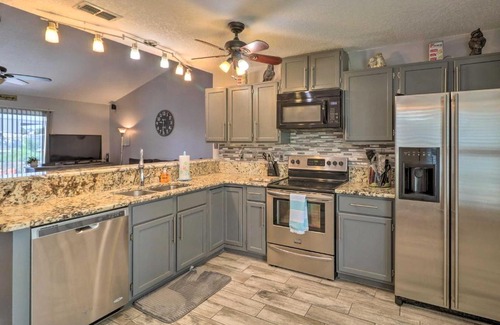 Golden Glades - The Woods Casa | Jacksonville Home, Near Beach and Mayo Clinic!