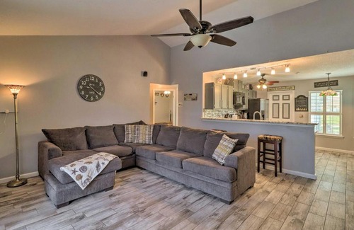 Golden Glades - The Woods Casa | Jacksonville Home, Near Beach and Mayo Clinic!