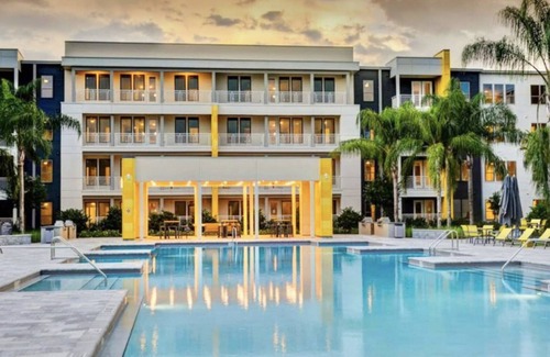 Deerwood Apartamento | Jacksonville Jewel: Luxe Getaway W/ 2 King Beds