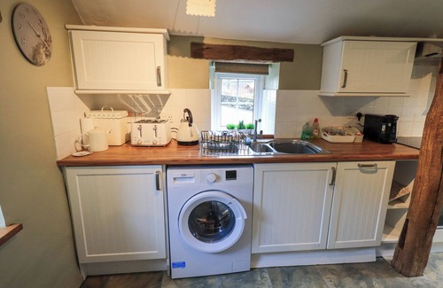 Threlkeld Cabaña | JACKY GARTH COTTAGE, pet friendly, with open fire in Keswick