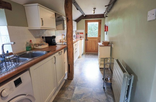 Threlkeld Cabaña | JACKY GARTH COTTAGE, pet friendly, with open fire in Keswick
