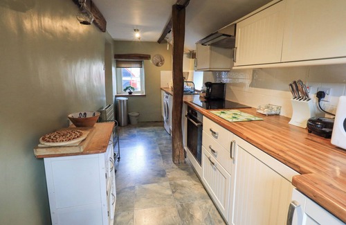 Threlkeld Cabaña | JACKY GARTH COTTAGE, pet friendly, with open fire in Keswick