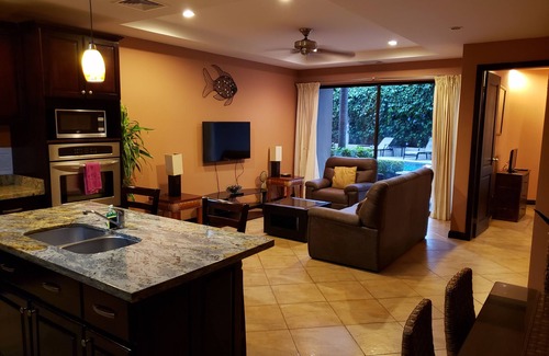 Cerro Plano Condominio | Jaco Luxury Poolside Condo, Costa Rica